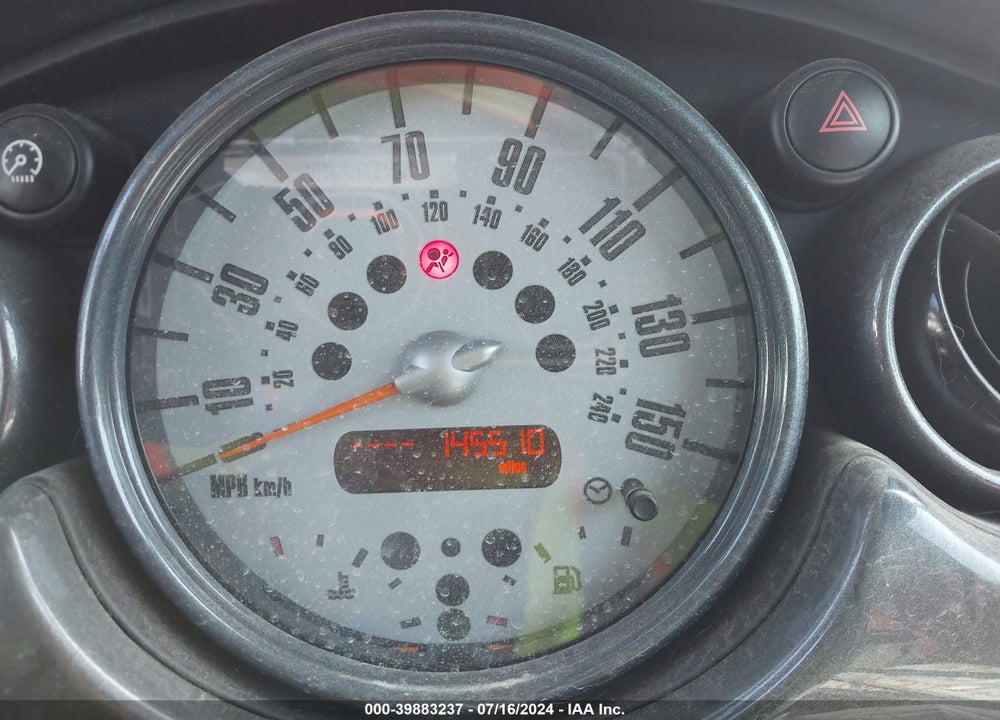 2006 MINI COOPER S VIN: WMWRE33556TL19805