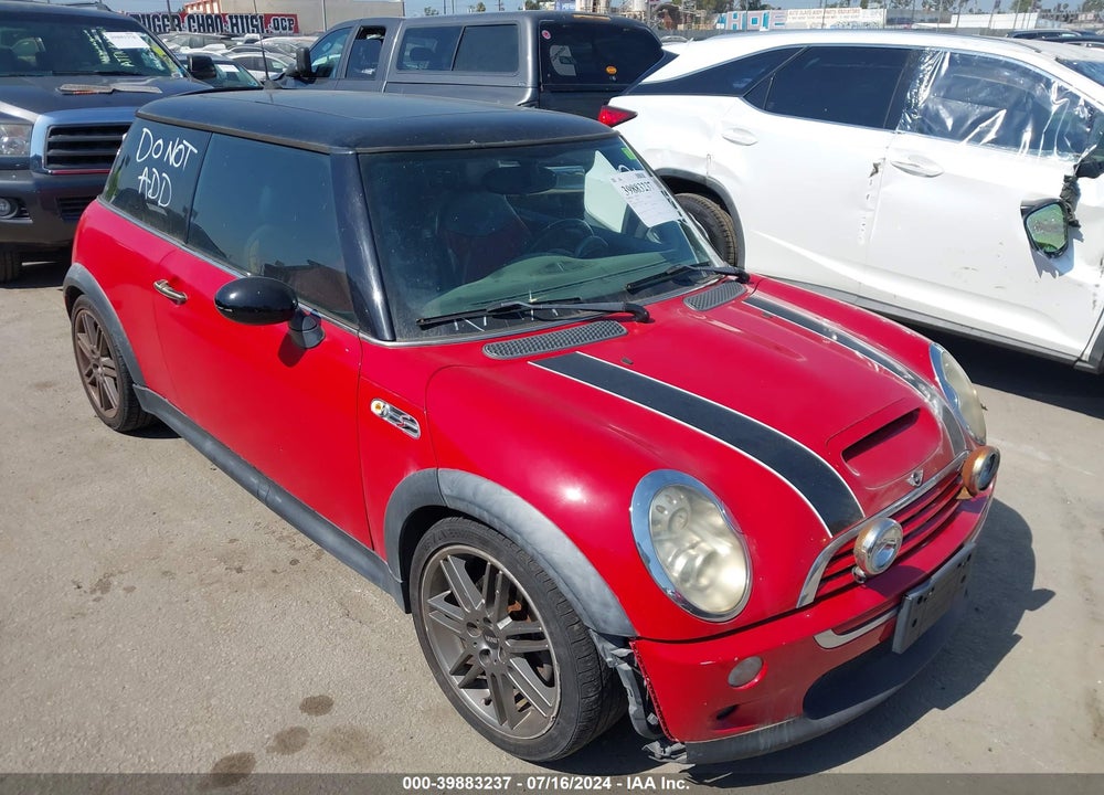 2006 MINI COOPER S VIN: WMWRE33556TL19805