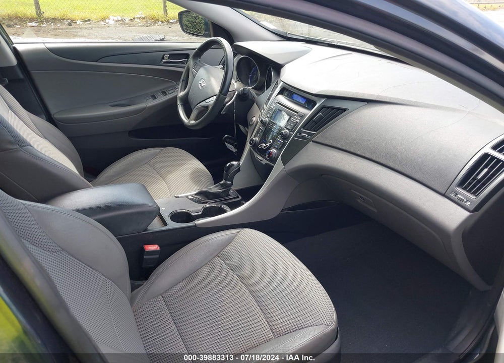 2011 HYUNDAI SONATA SE VIN: 5NPEC4AC2BH065189