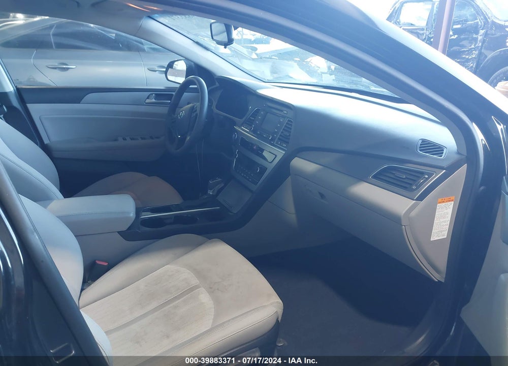 2016 HYUNDAI SONATA HYBRID SE VIN: KMHE24L19GA040296