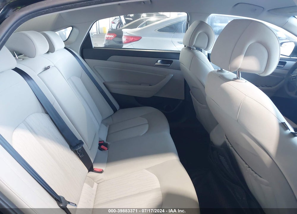 2016 HYUNDAI SONATA HYBRID SE VIN: KMHE24L19GA040296