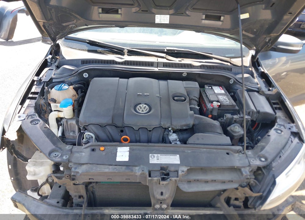 2011 VOLKSWAGEN JETTA VIN: 3VWDZ7AJXBM011639