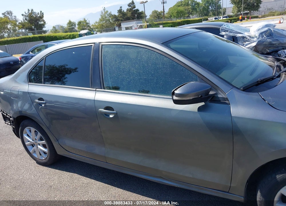 2011 VOLKSWAGEN JETTA VIN: 3VWDZ7AJXBM011639