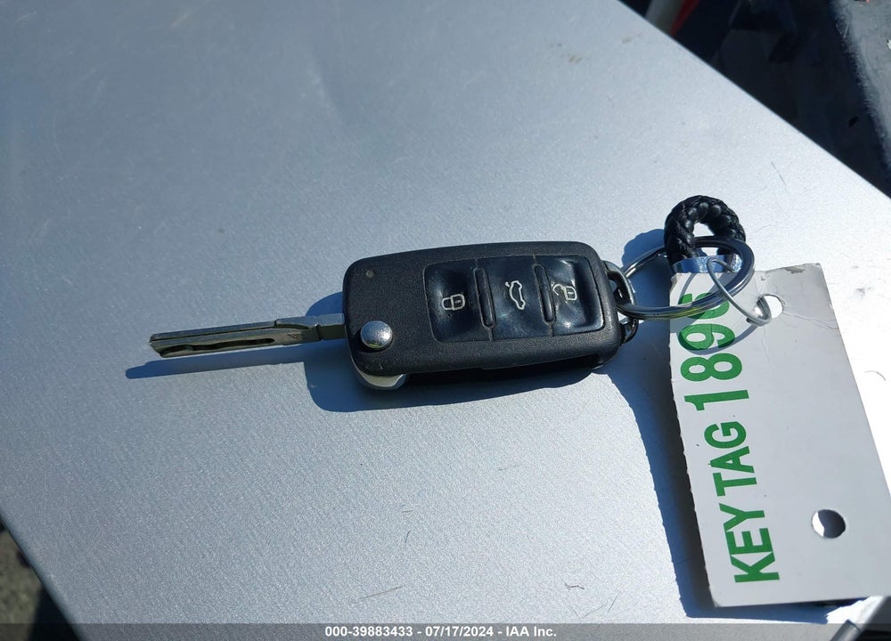 2011 VOLKSWAGEN JETTA VIN: 3VWDZ7AJXBM011639