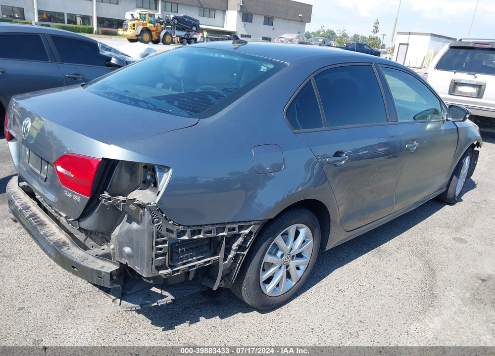 2011 VOLKSWAGEN JETTA VIN: 3VWDZ7AJXBM011639