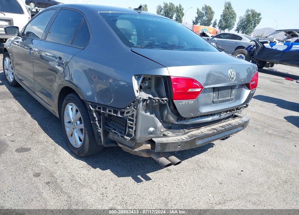 2011 VOLKSWAGEN JETTA VIN: 3VWDZ7AJXBM011639