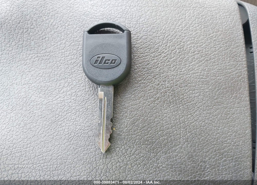 2014 FORD MUSTANG V6 VIN: 1ZVBP8EM5E5208297