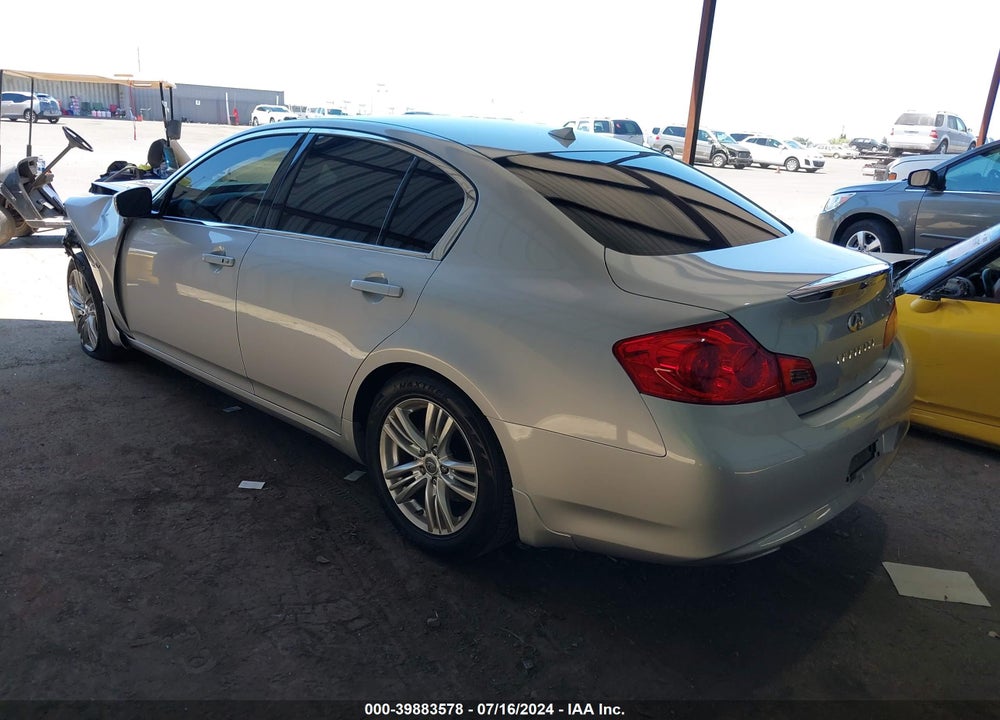 2015 INFINITI Q40 VIN: JN1CV6AP4FM500440
