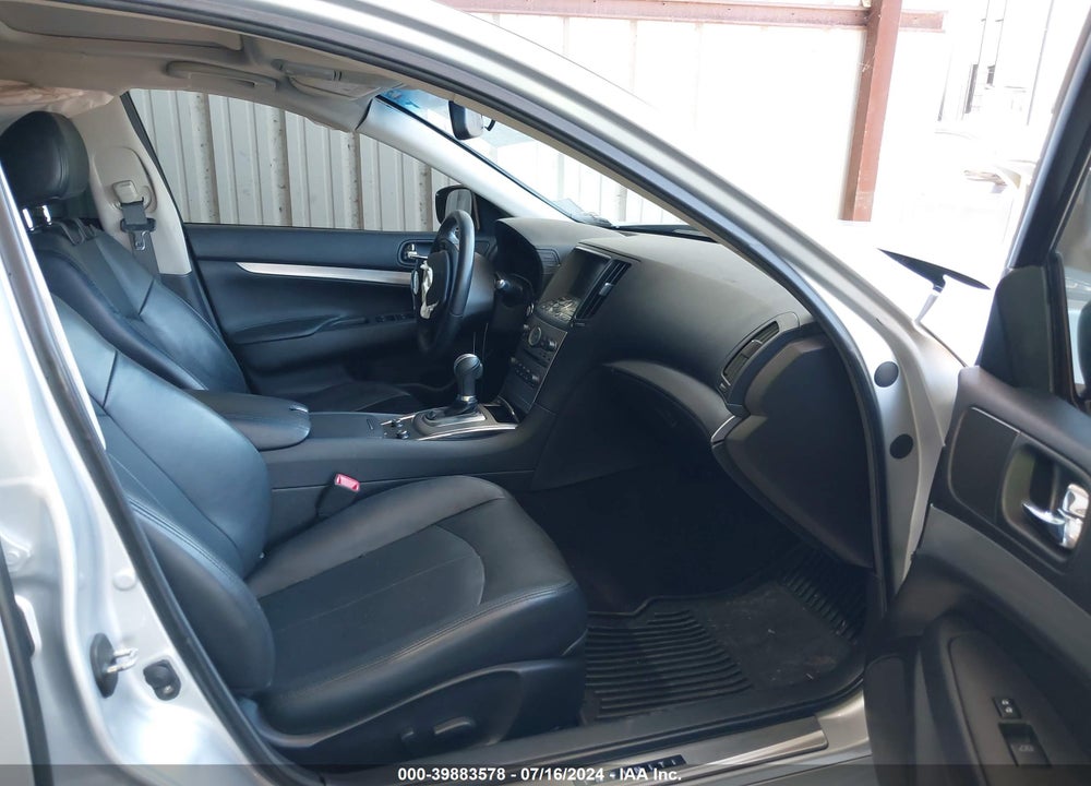 2015 INFINITI Q40 VIN: JN1CV6AP4FM500440