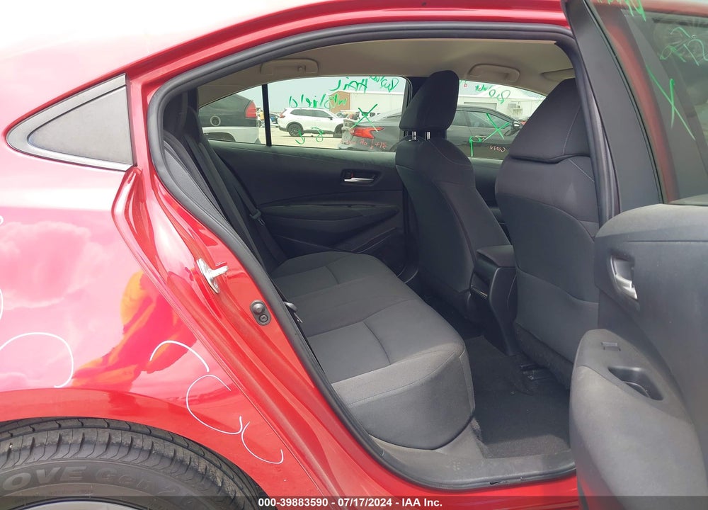 2021 TOYOTA COROLLA LE VIN: JTDEPMAE7MJ147855