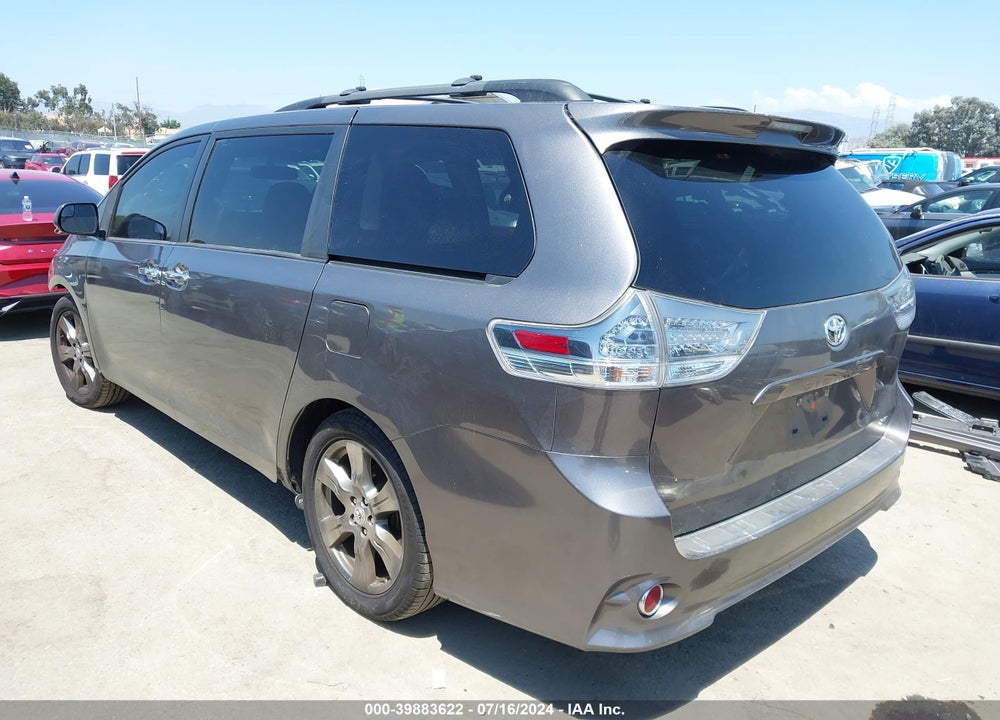 2017 TOYOTA SIENNA SE 8 PASSENGER VIN: 5TDXZ3DC7HS789069