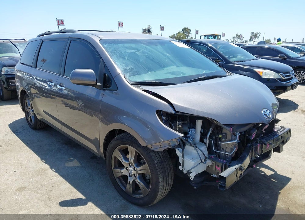 2017 TOYOTA SIENNA SE 8 PASSENGER VIN: 5TDXZ3DC7HS789069
