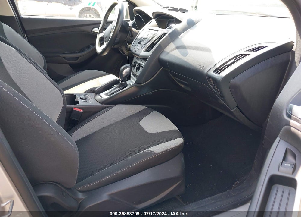 2014 FORD FOCUS SE VIN: 1FADP3F26EL217782
