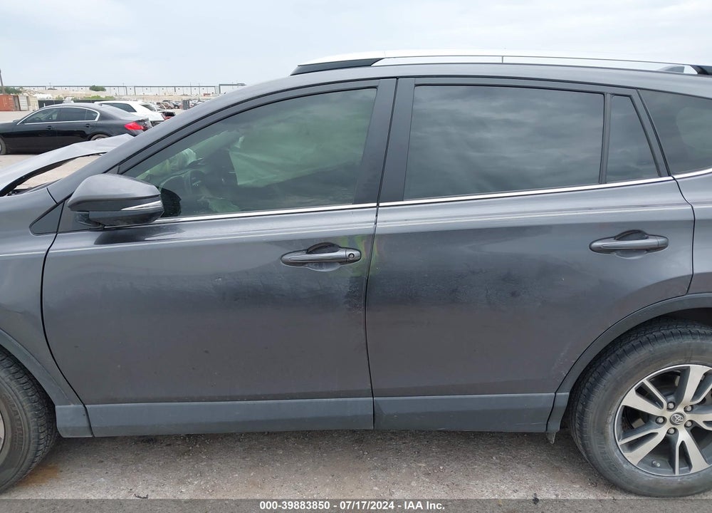 2018 TOYOTA RAV4 XLE VIN: JTMWFREV1JJ210071