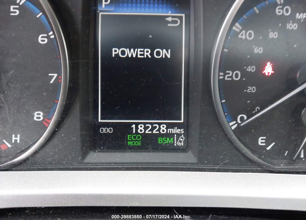 2018 TOYOTA RAV4 XLE VIN: JTMWFREV1JJ210071