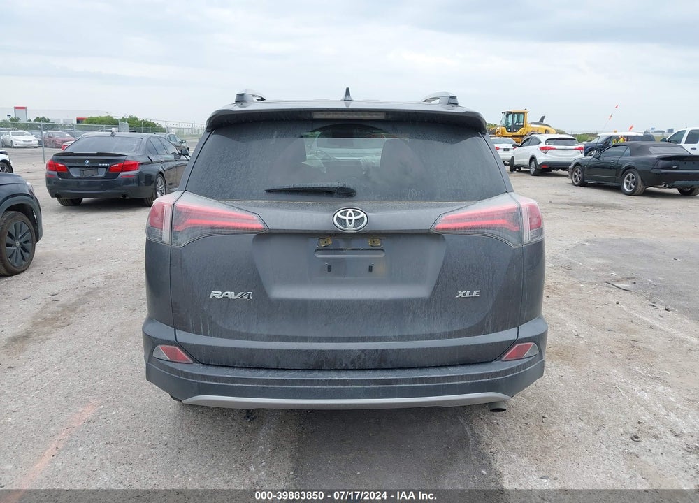 2018 TOYOTA RAV4 XLE VIN: JTMWFREV1JJ210071