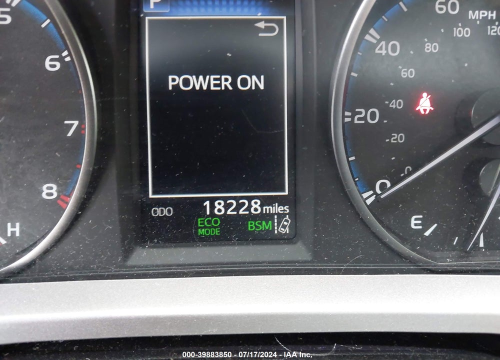 2018 TOYOTA RAV4 XLE VIN: JTMWFREV1JJ210071