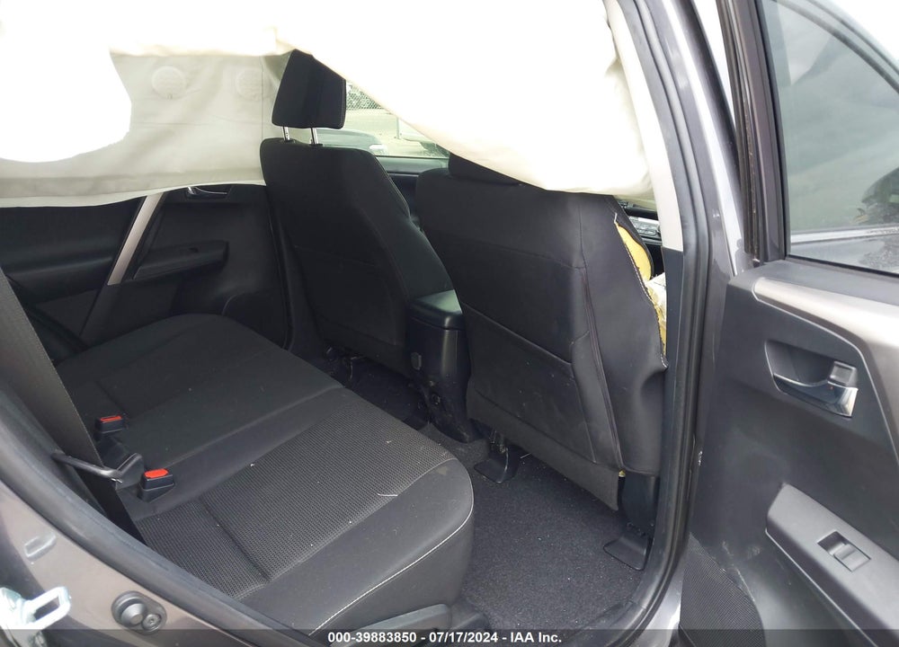 2018 TOYOTA RAV4 XLE VIN: JTMWFREV1JJ210071