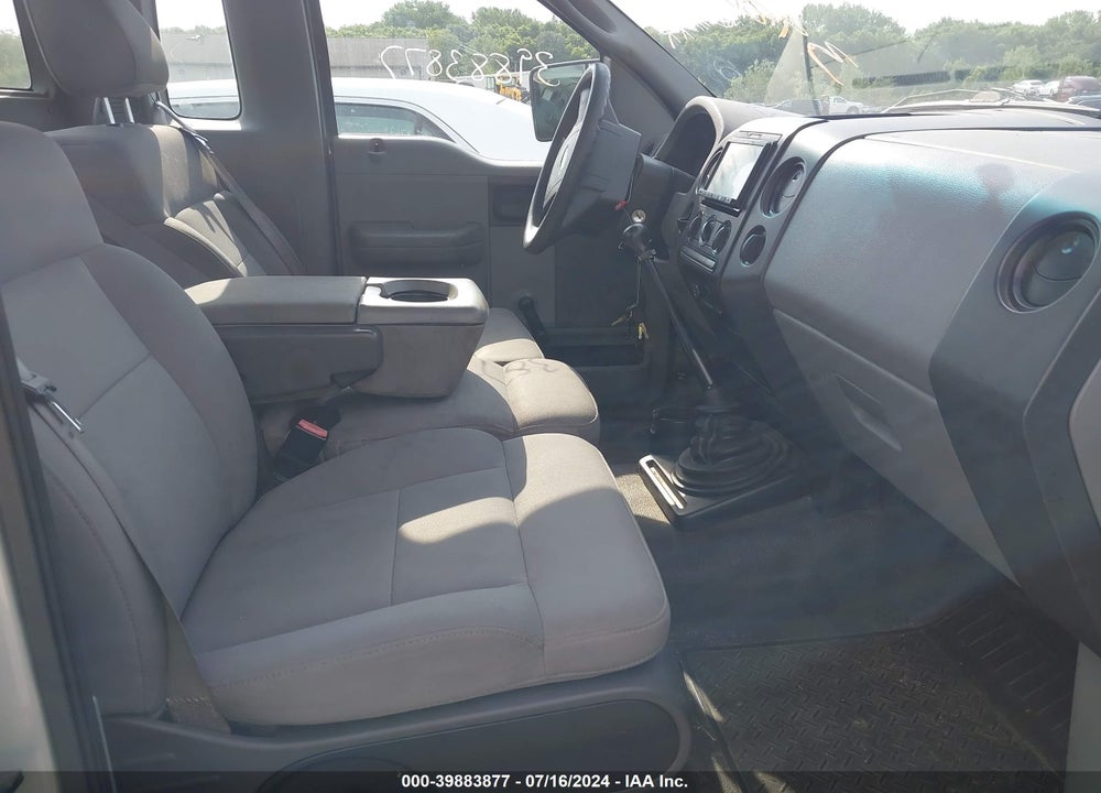 2005 FORD F-150 STX/XL/XLT VIN: 1FTRF12205NB25570