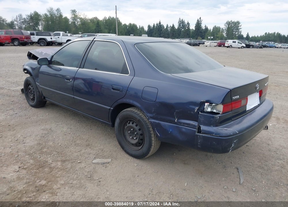1999 TOYOTA CAMRY LE VIN: JT2BG22K1X0272168