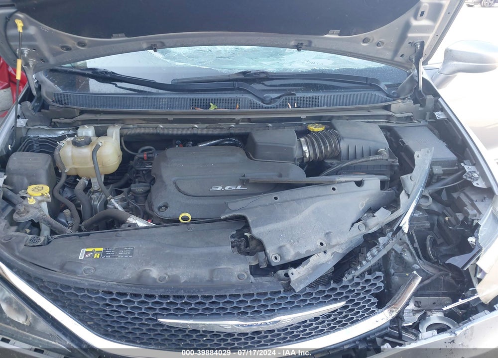 2017 CHRYSLER PACIFICA TOURING L VIN: 2C4RC1BG2HR532639