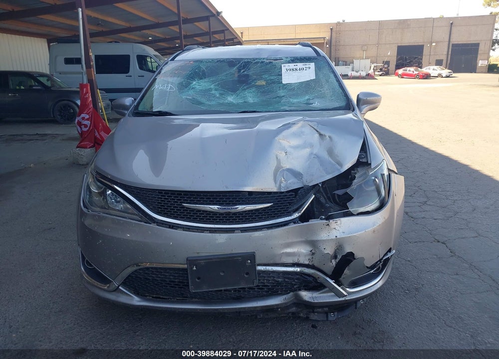 2017 CHRYSLER PACIFICA TOURING L VIN: 2C4RC1BG2HR532639
