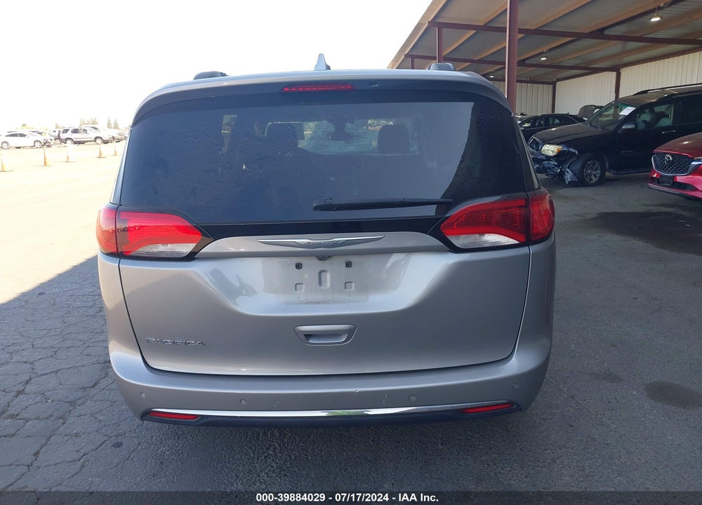 2017 CHRYSLER PACIFICA TOURING L VIN: 2C4RC1BG2HR532639