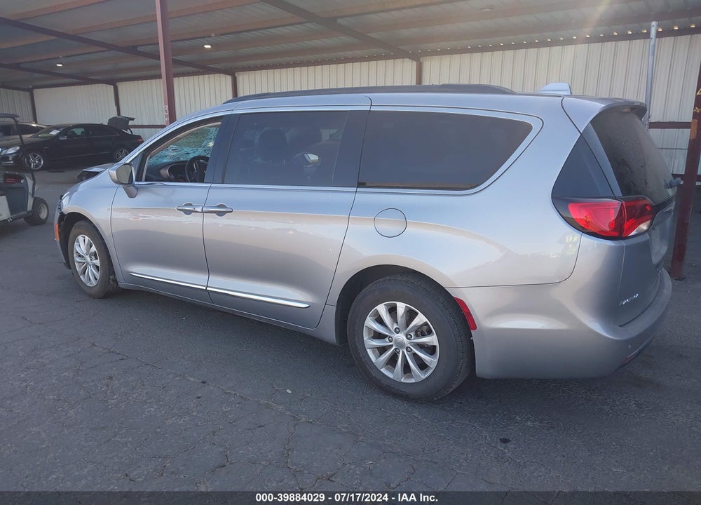 2017 CHRYSLER PACIFICA TOURING L VIN: 2C4RC1BG2HR532639
