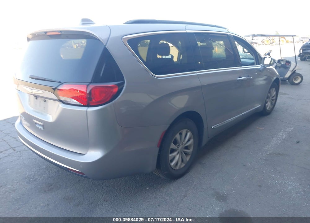 2017 CHRYSLER PACIFICA TOURING L VIN: 2C4RC1BG2HR532639