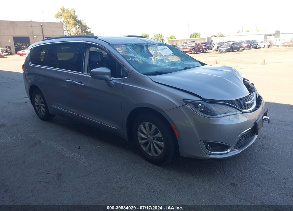 2017 CHRYSLER PACIFICA TOURING L VIN: 2C4RC1BG2HR532639