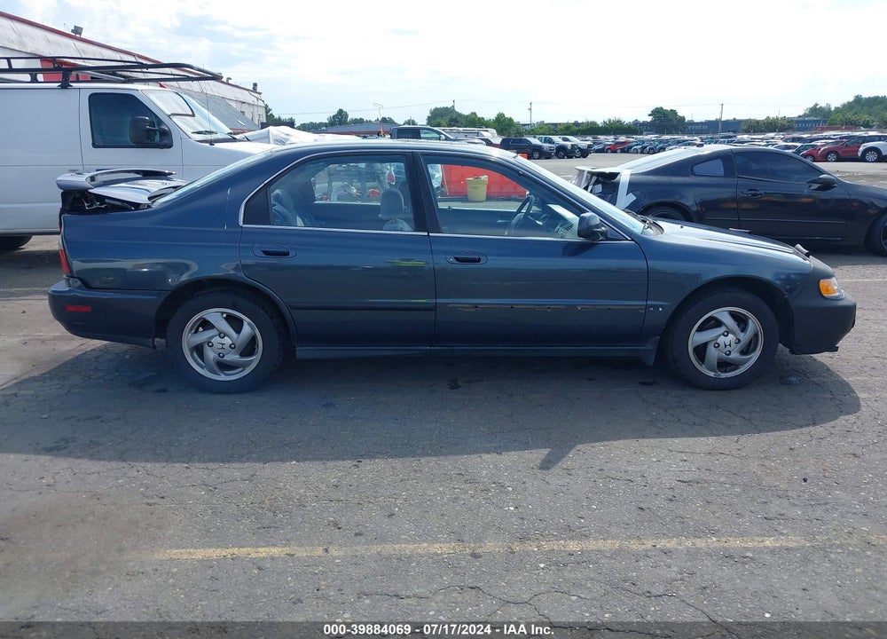 1997 HONDA ACCORD LX VIN: 1HGCD5639VA122293