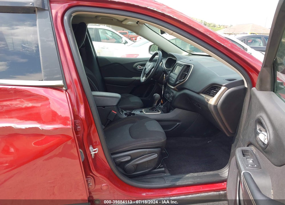 2017 JEEP CHEROKEE LATITUDE 4X4 VIN: 1C4PJMCB2HW556447