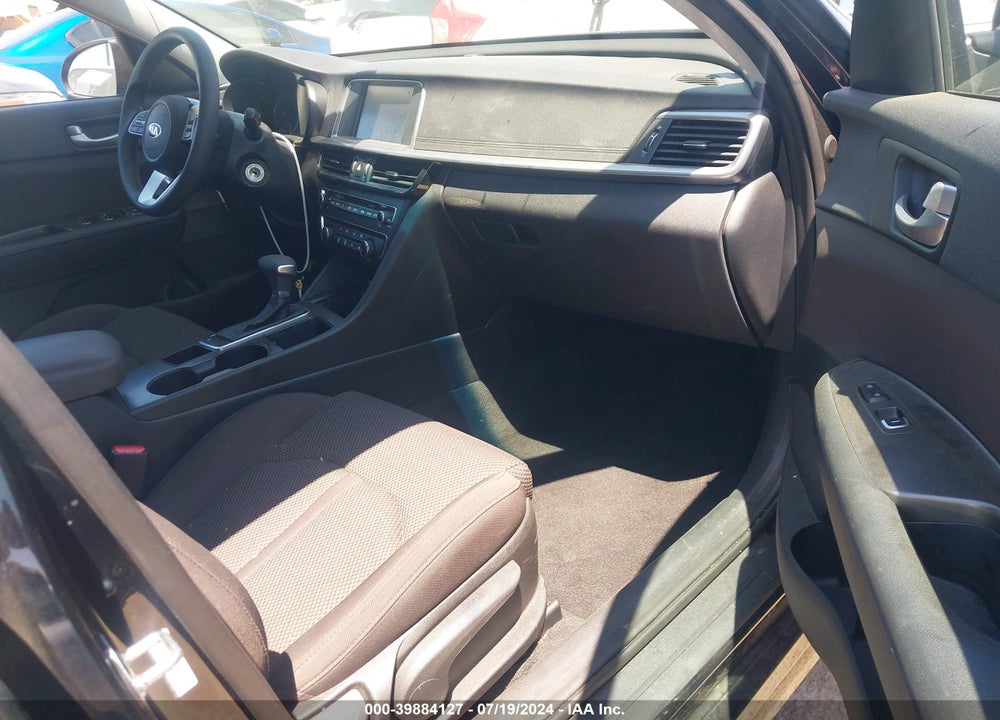 2019 KIA OPTIMA VIN: 5XXGT4L38KG339030