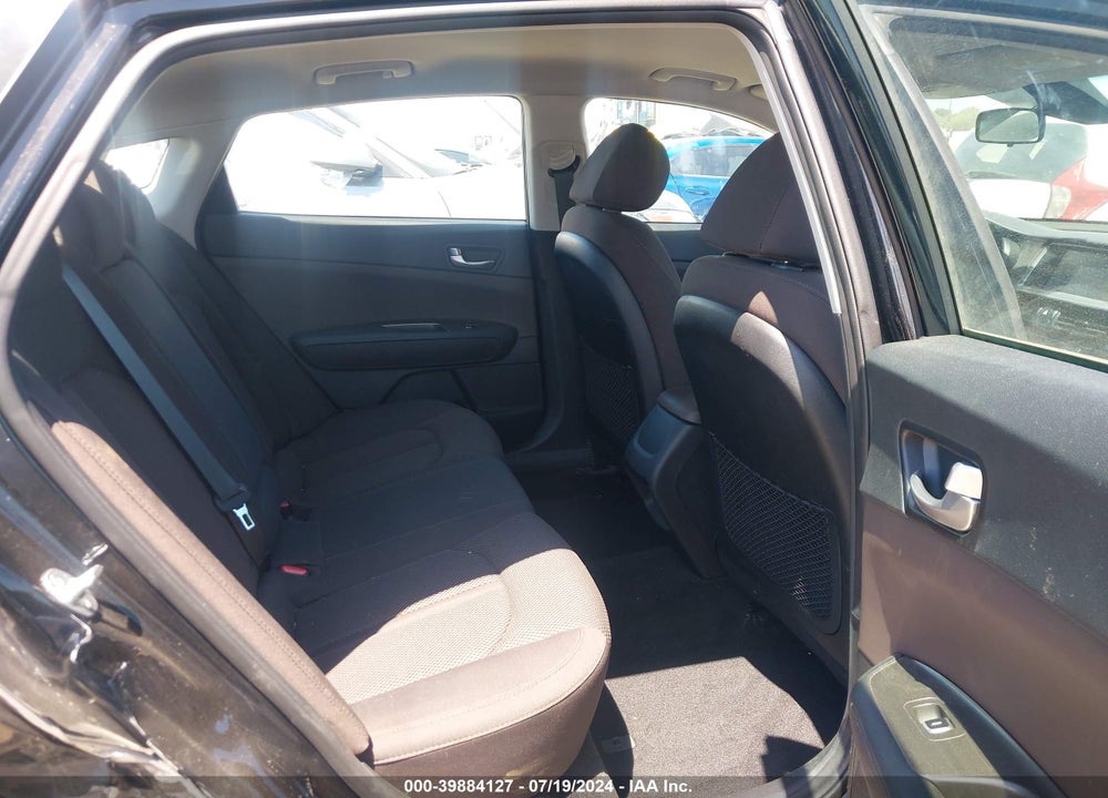 2019 KIA OPTIMA VIN: 5XXGT4L38KG339030