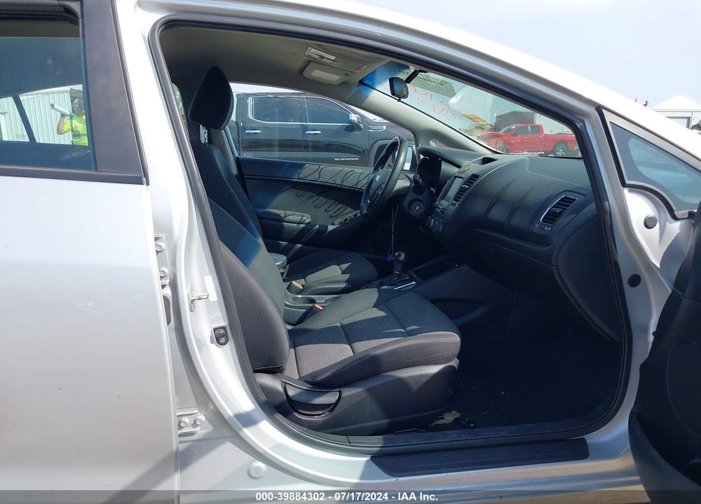 2018 KIA FORTE LX VIN: 3KPFL4A70JE173305