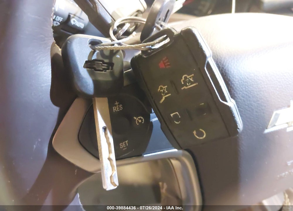 2017 CHEVROLET SUBURBAN LT VIN: 1GNSKHKC3HR190710