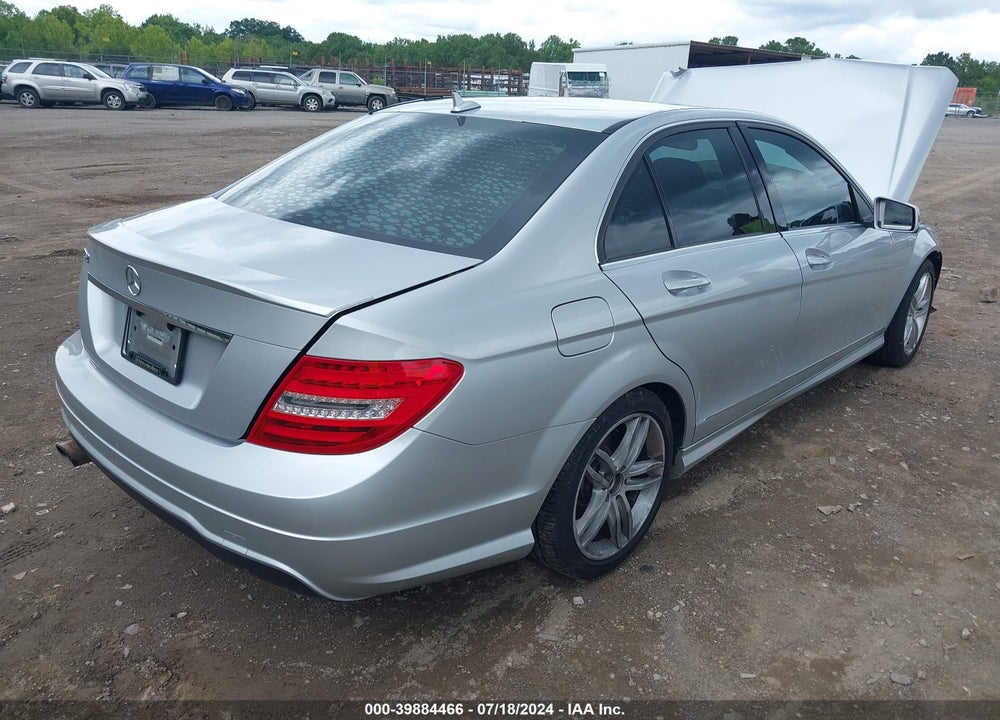 2013 MERCEDES-BENZ C 250 LUXURY/SPORT VIN: WDDGF4HB6DR293937