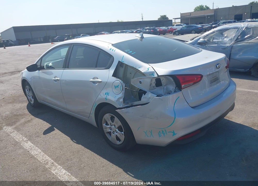 2017 KIA FORTE VIN: 3KPFK4A79HE122785