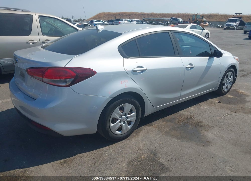2017 KIA FORTE VIN: 3KPFK4A79HE122785