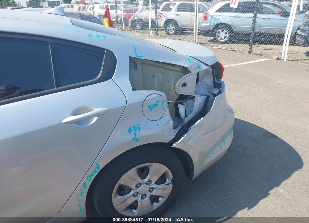 2017 KIA FORTE VIN: 3KPFK4A79HE122785