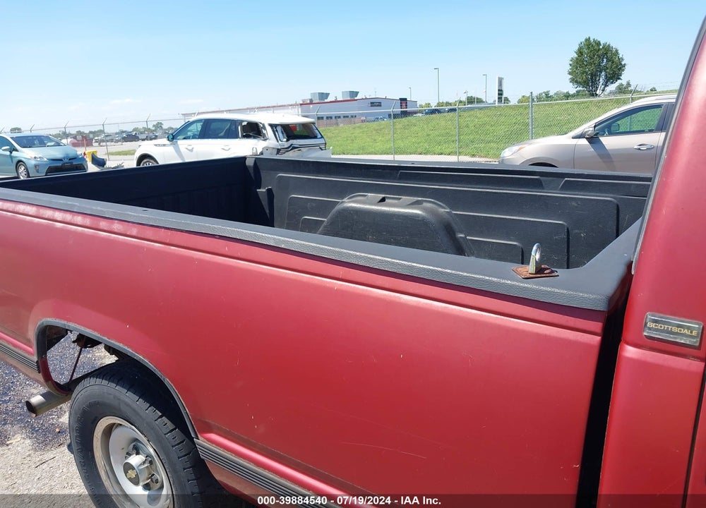 1990 CHEVROLET GMT-400 C2500 VIN: 1GCFC24K0LZ134726