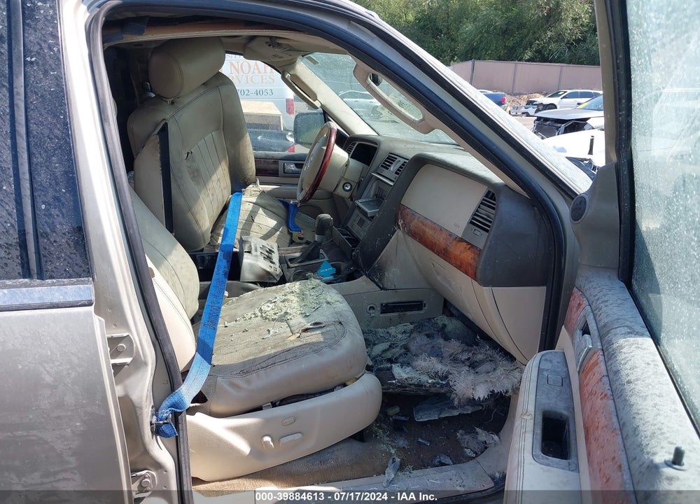 2004 LINCOLN NAVIGATOR VIN: 5LMFU28RX4LJ28367