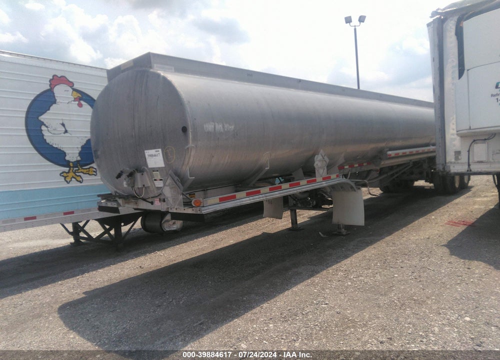 1996 LBT INC --- VIN: 4J8T04228TT004102