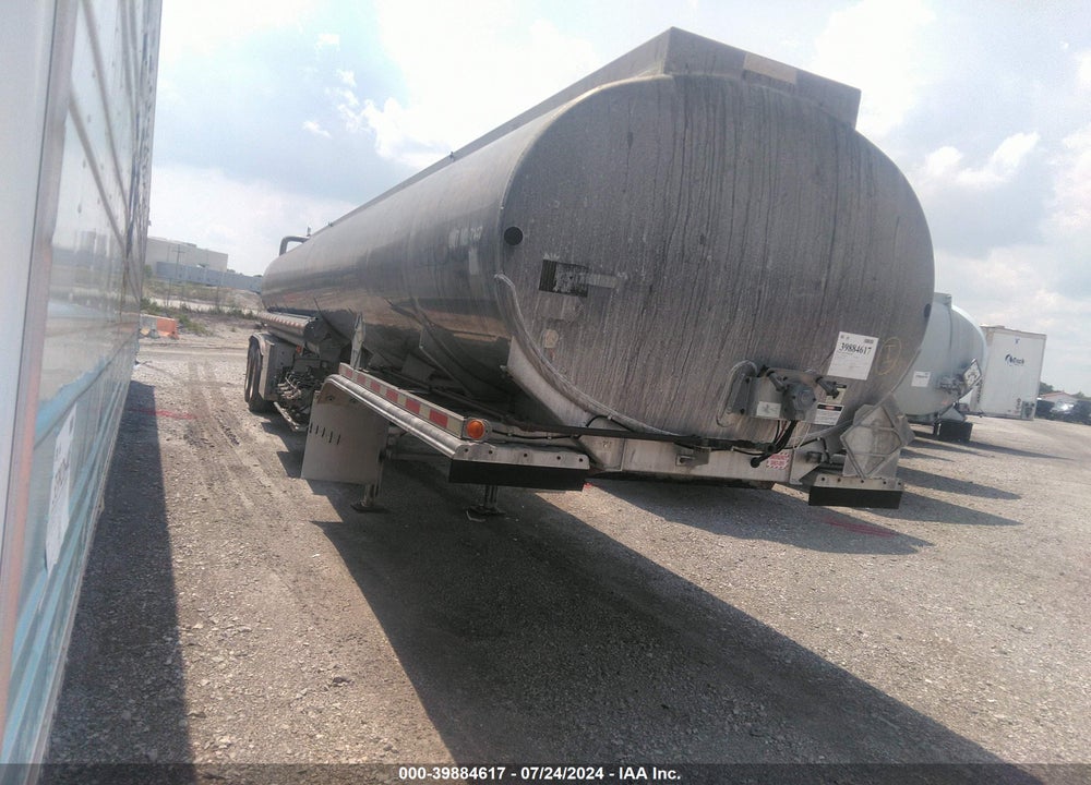 1996 LBT INC --- VIN: 4J8T04228TT004102