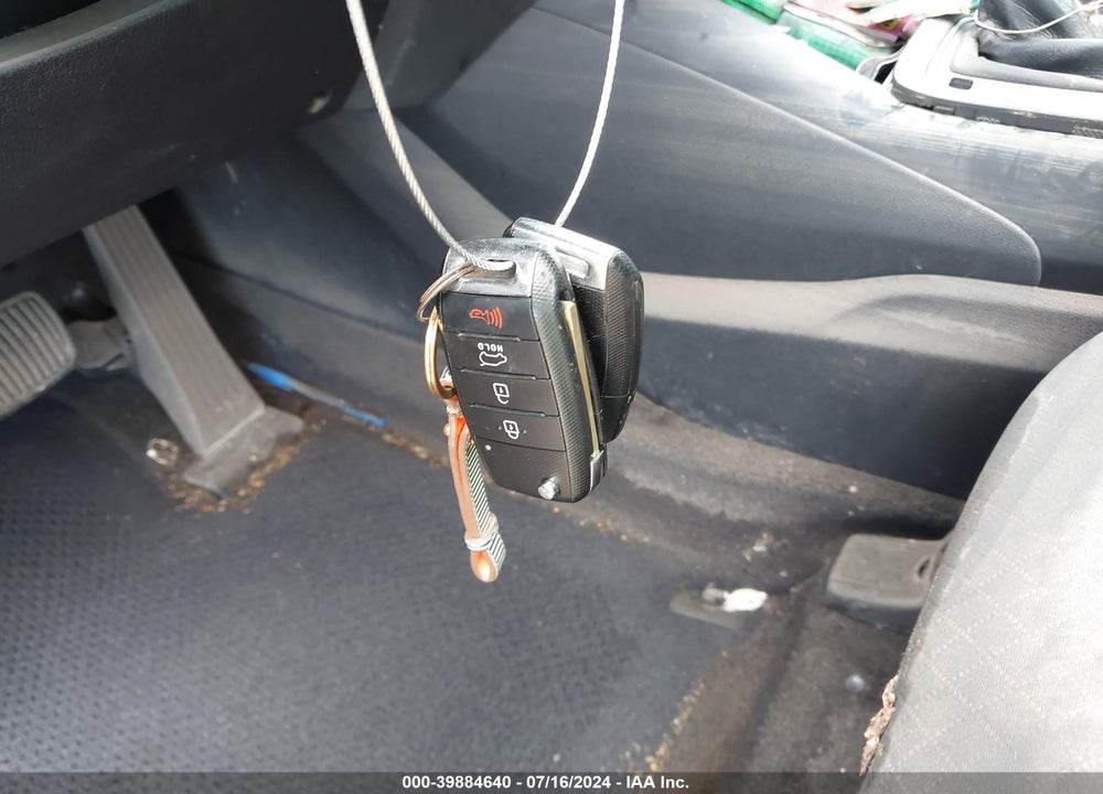 2016 KIA SORENTO 2.4L LX VIN: 5XYPGDA3XGG170025