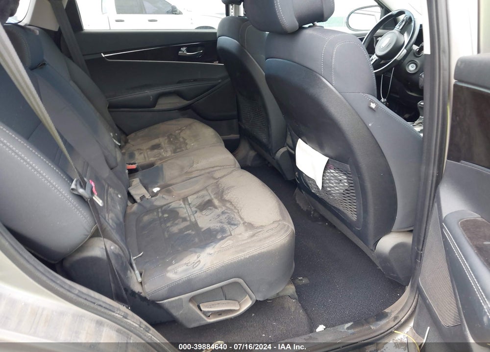 2016 KIA SORENTO 2.4L LX VIN: 5XYPGDA3XGG170025