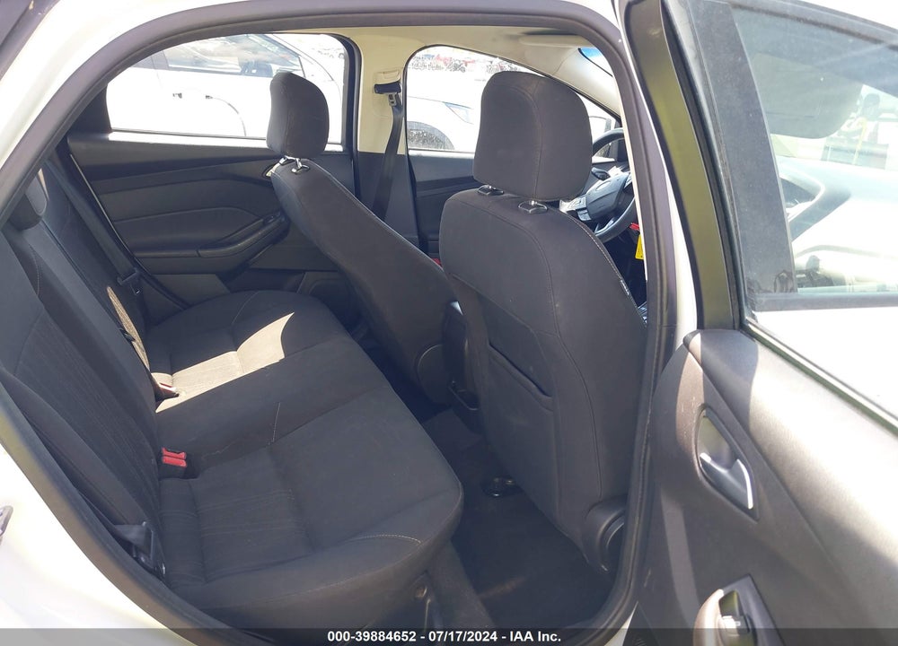 2016 FORD FOCUS SE VIN: 1FADP3F24GL338782