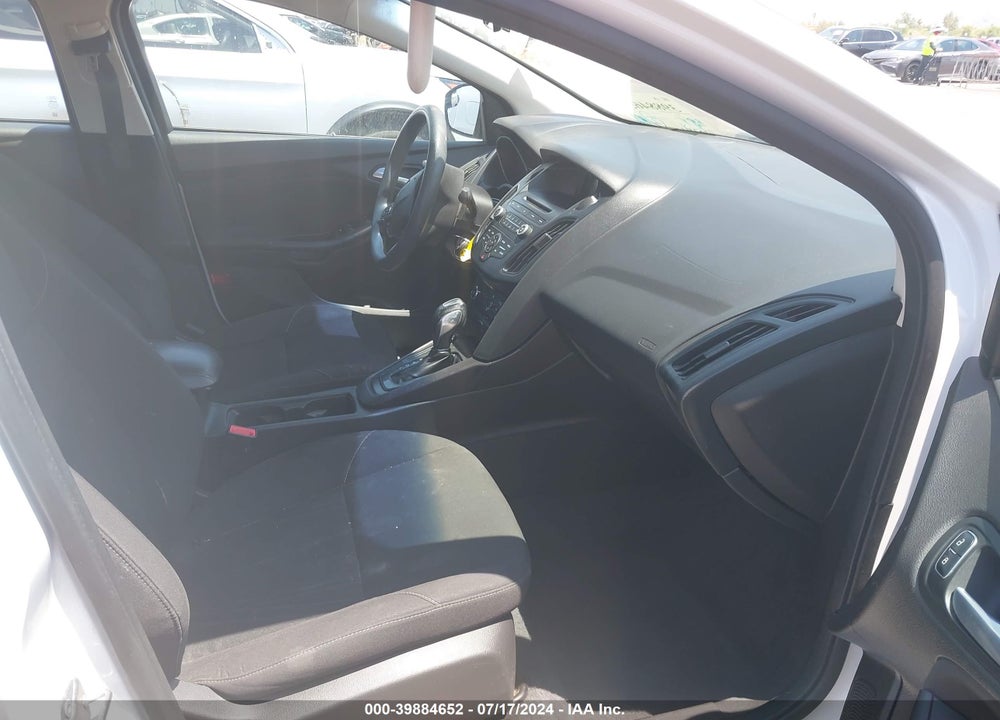 2016 FORD FOCUS SE VIN: 1FADP3F24GL338782