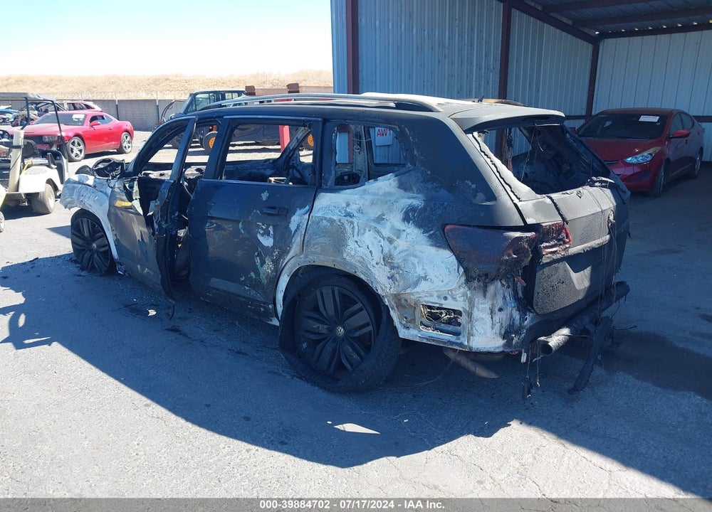 2018 VOLKSWAGEN ATLAS VIN: 1V2NR2CA0JC541673