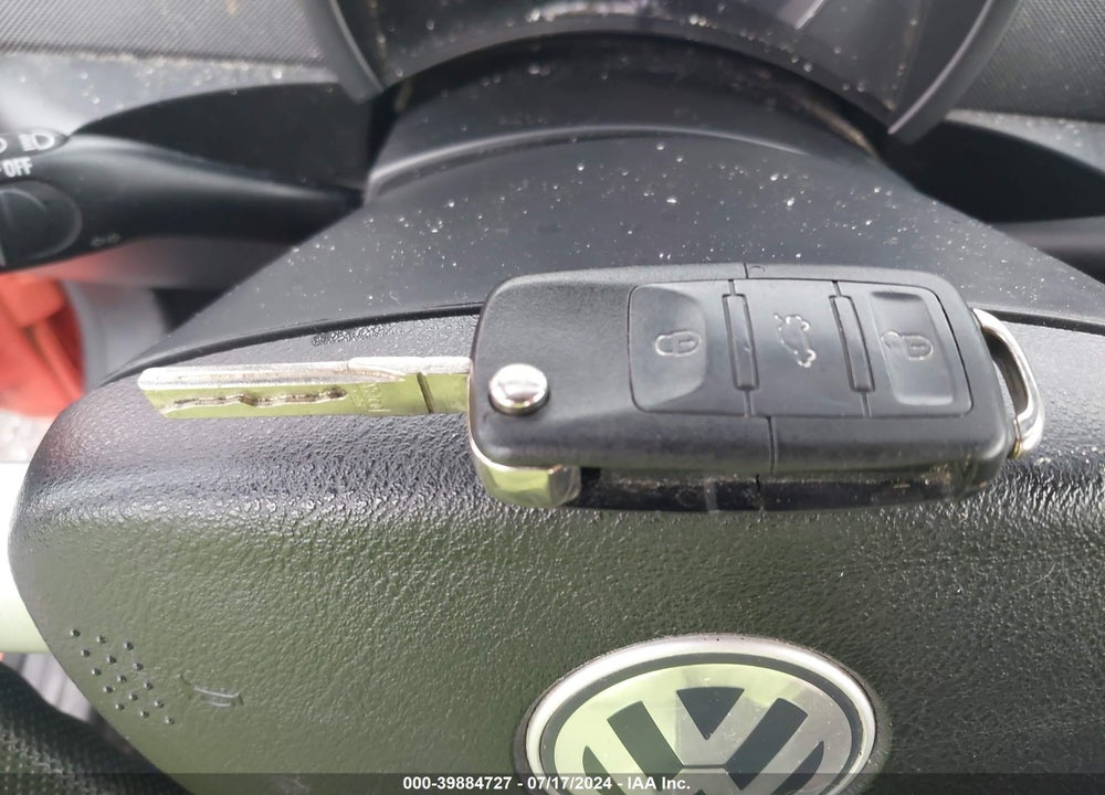 2010 VOLKSWAGEN NEW BEETLE 2.5L FINAL EDITION VIN: 3VWPW3AG1AM010302